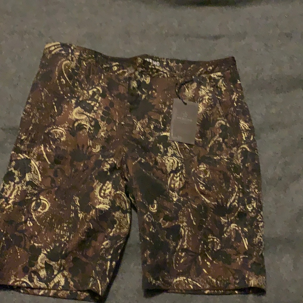 Men’s Short Vercho color Brown And gold, Waist 38